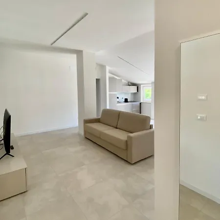 Apartman Em *